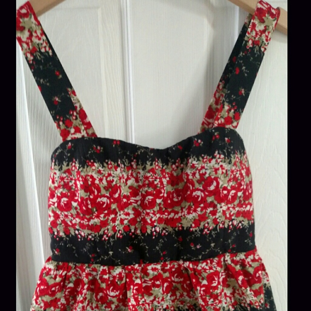 Floral ruffled top